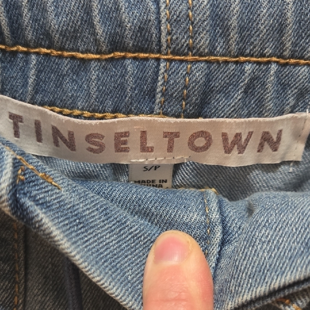 3/$10 Tinseltown Light Blue Denim Jeans - Picture 2 of 8